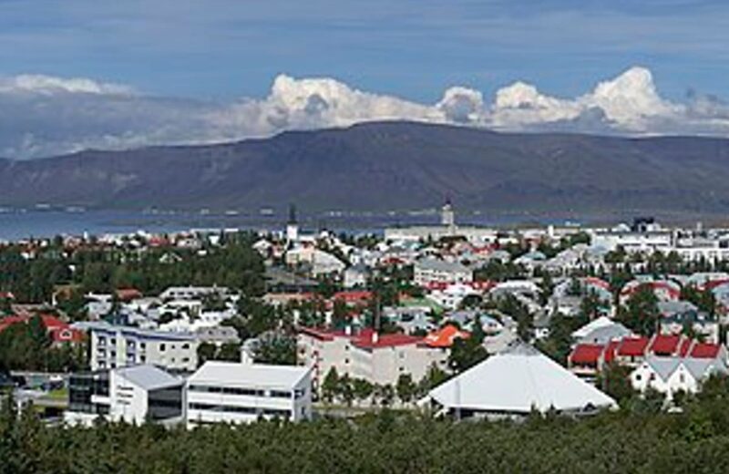 Iceland Itinerary: How to Spend 1 to 2 Weeks (2026)
