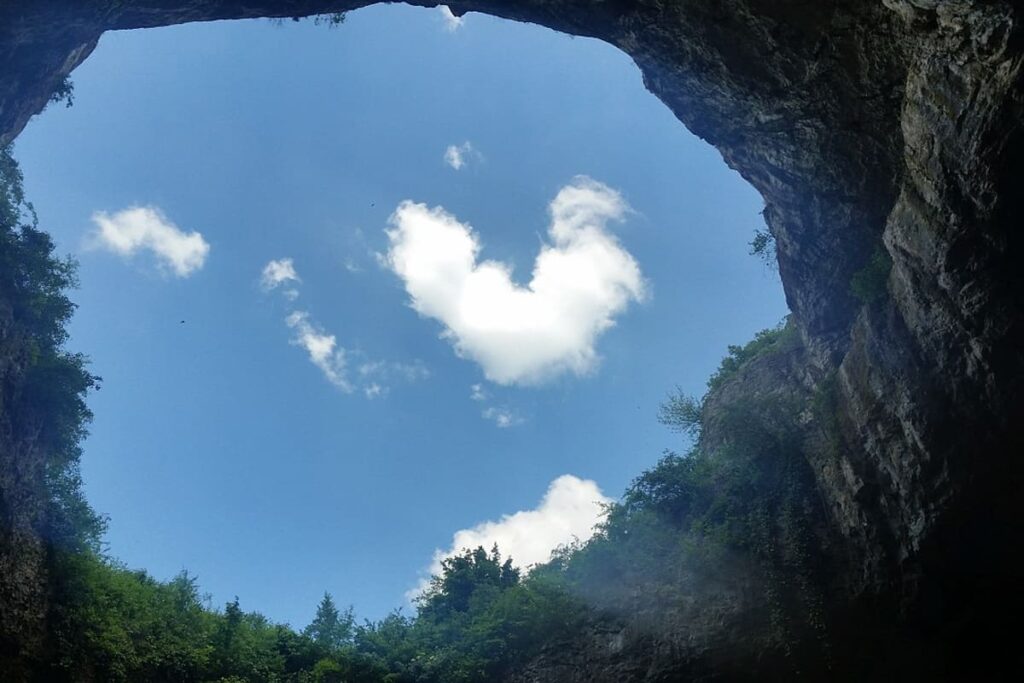 Devetashka Cave