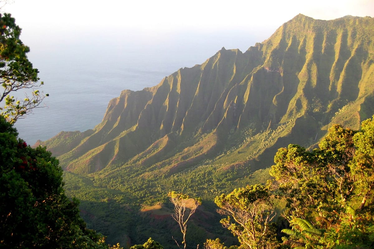 The Best Time to Visit Hawaii (Month-by-Month Weather, Crowds & Costs)